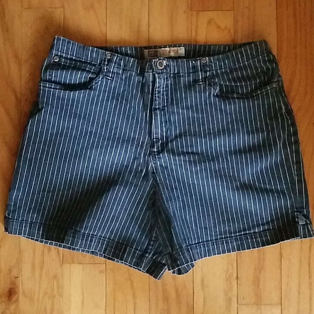 Faded Glory High Waisted Stretch shorts, size 14